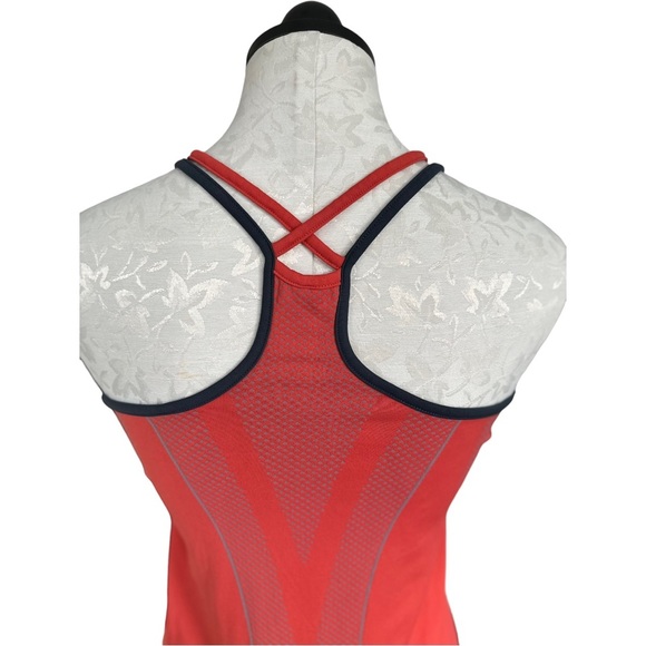 Sweaty Betty Racerback Seamless Tank Back Zipper Pocket Size Medium - Picture 6 of 16